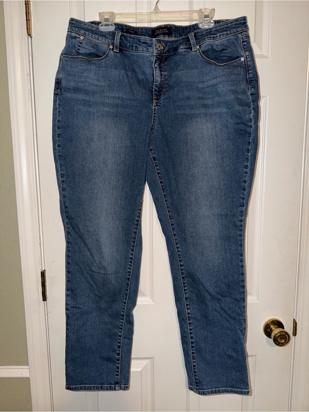 Talbots Flawless Five-Pocket Women’s Classic Blue Straight Jeans